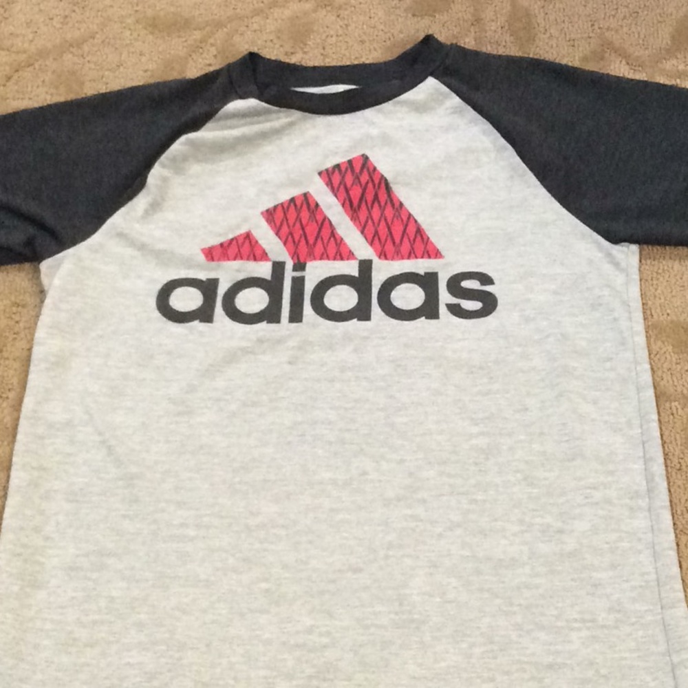 Adidas boys t shirt size 14/16